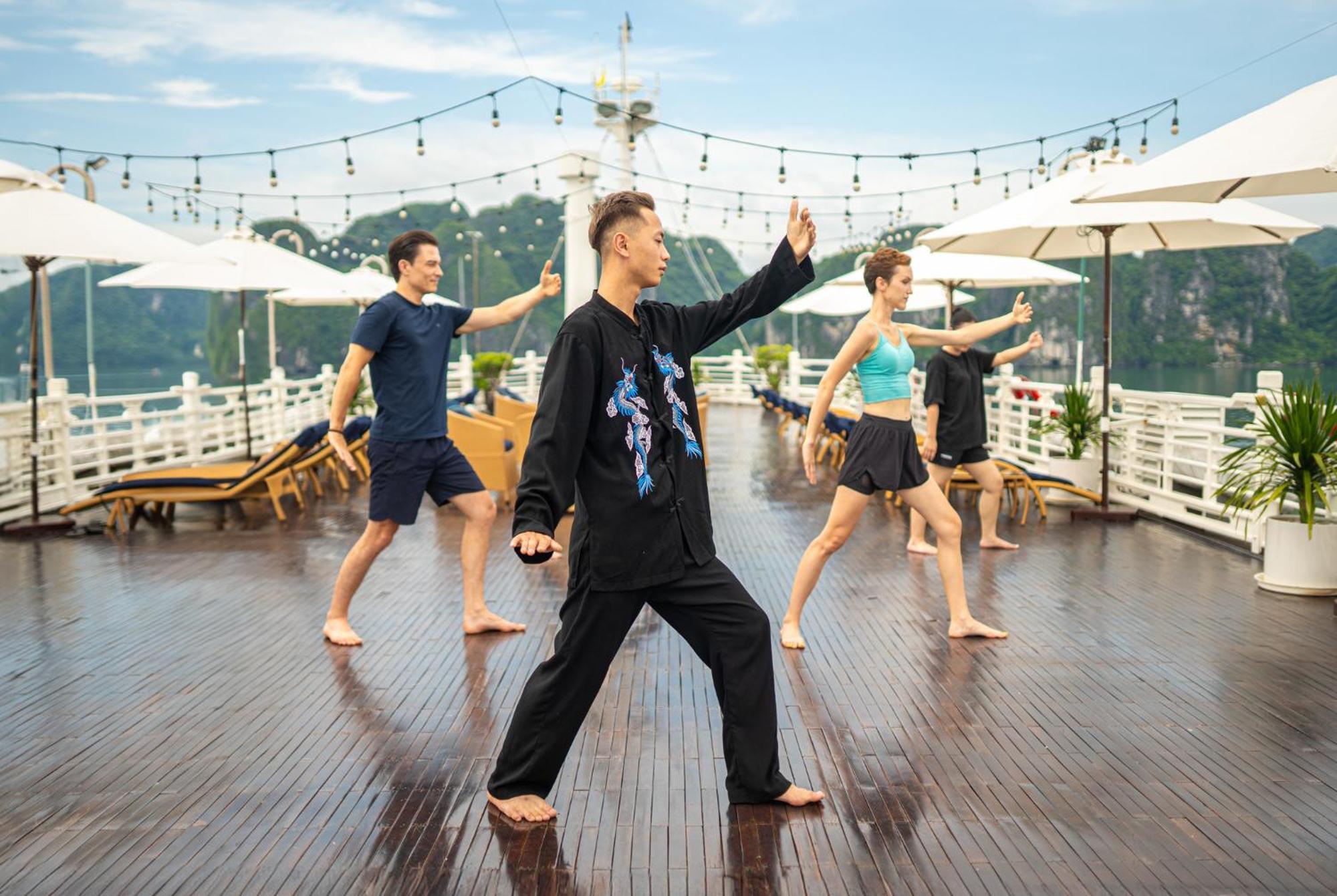 The Au Co Cruise - Managed By Bhaya Cruise Ha Long Exterior foto